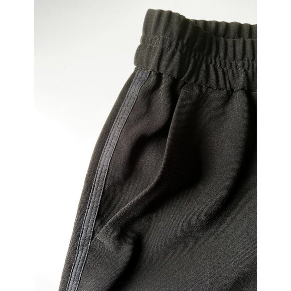 J. Crew • Athletic Skirt • Sz 4 • Black • Pockets! • Comfy & Sporty - Picture 2 of 6
